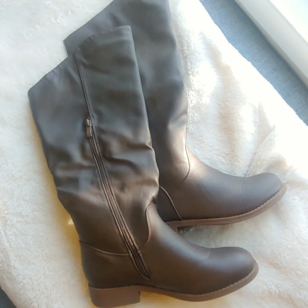 Journee Collection Women's Knee Boots Taupe - 7.5